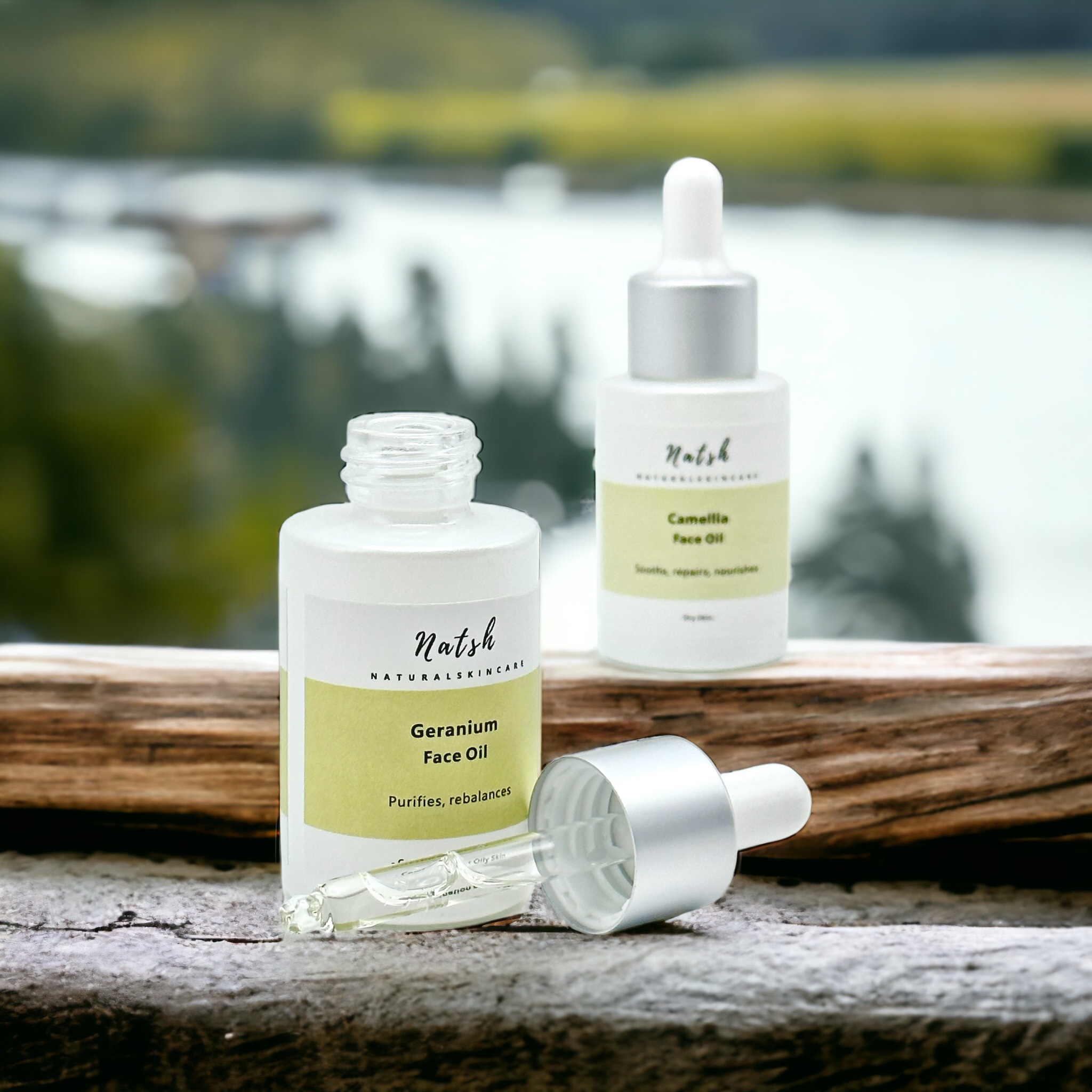 山茶花精華油<br/>Camellia Face Oil 2 <span style="color: #003300;"><strong>以油養膚必用保養品!</strong></span> <span style="font-size: 90%;">滋潤型,為皮膚築起強力保護屏障</span> <span style="font-size: 90%;">有效為皮膚鎖住水分 平衡油脂分泌</span> <span style="font-size: 90%;">乾性肌膚必備神器</span> <span style="font-size: 90%;">⊎ capacity: 30ml</span> <span style="font-size: 90%;">ö preservative-free / vegan / cruelty-free / oil/combined-skin type</span> Natshhk